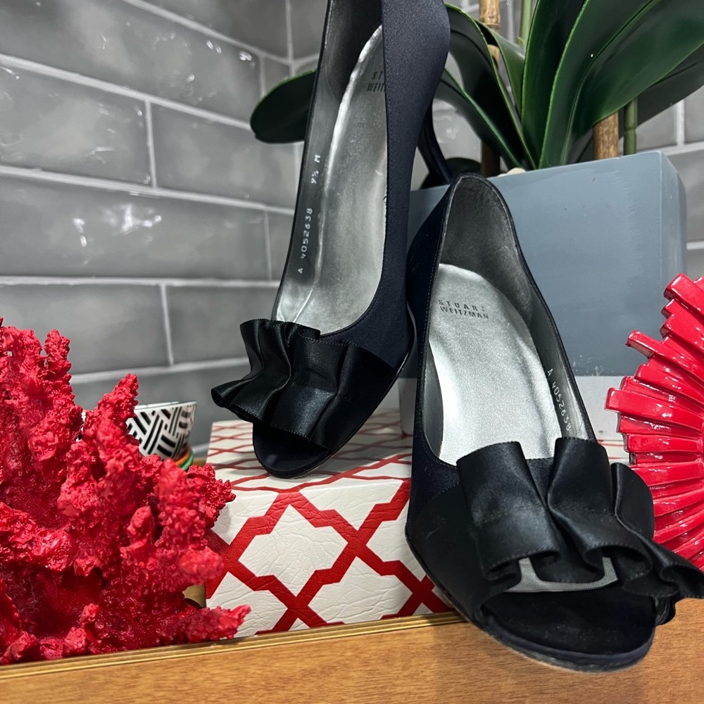Stuart Weitzman Black Flats with Ruffle Detail